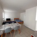 Appartement Joli Spacieux Au Rez De Chaussee *